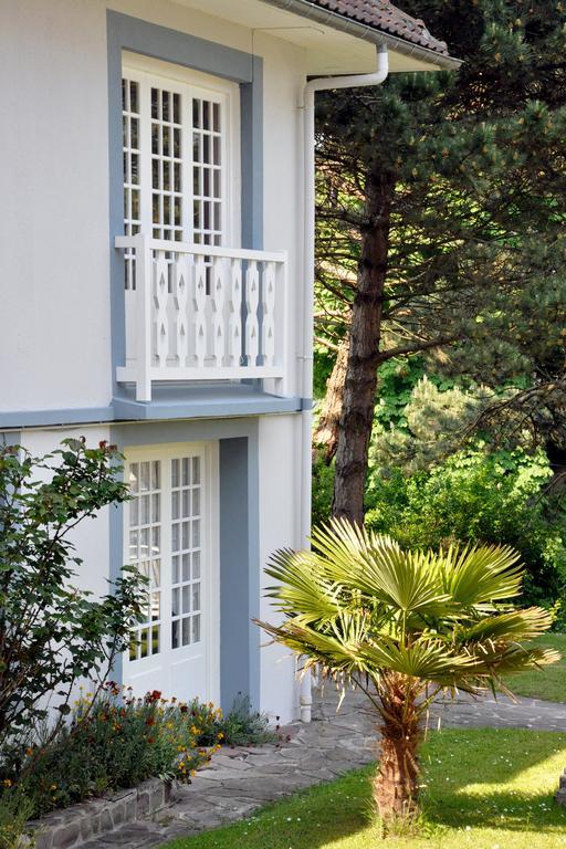 סריל-סור-מר Hostellerie Et Spa De La Vieille Ferme מראה חיצוני תמונה